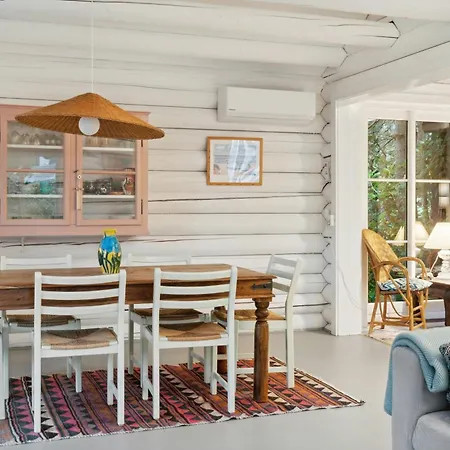 Scenic And Idyllic Log Summer House By Arreso Tatil Evi *